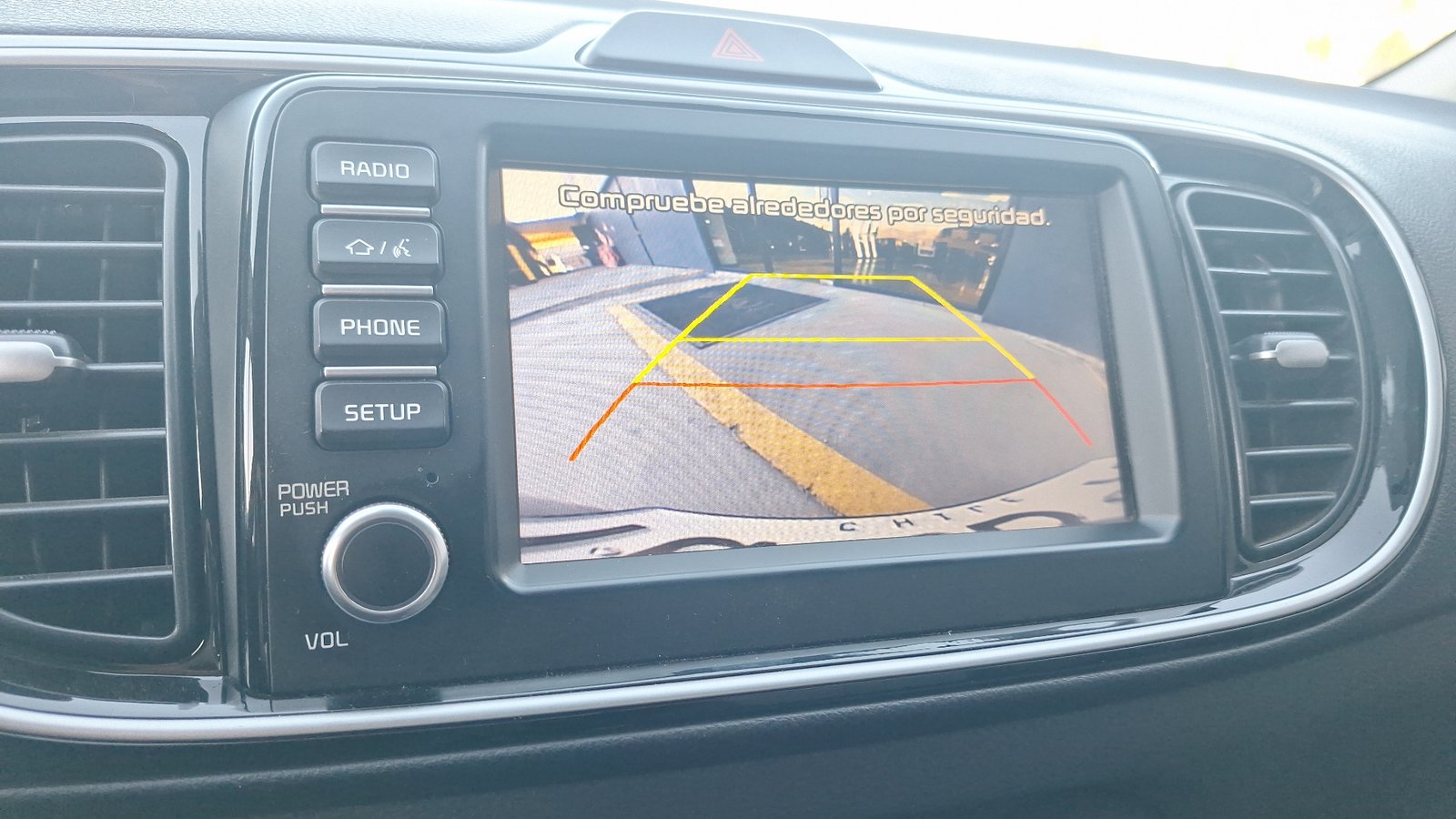 Kia Soluto 2024 - Imagen 12 de 15