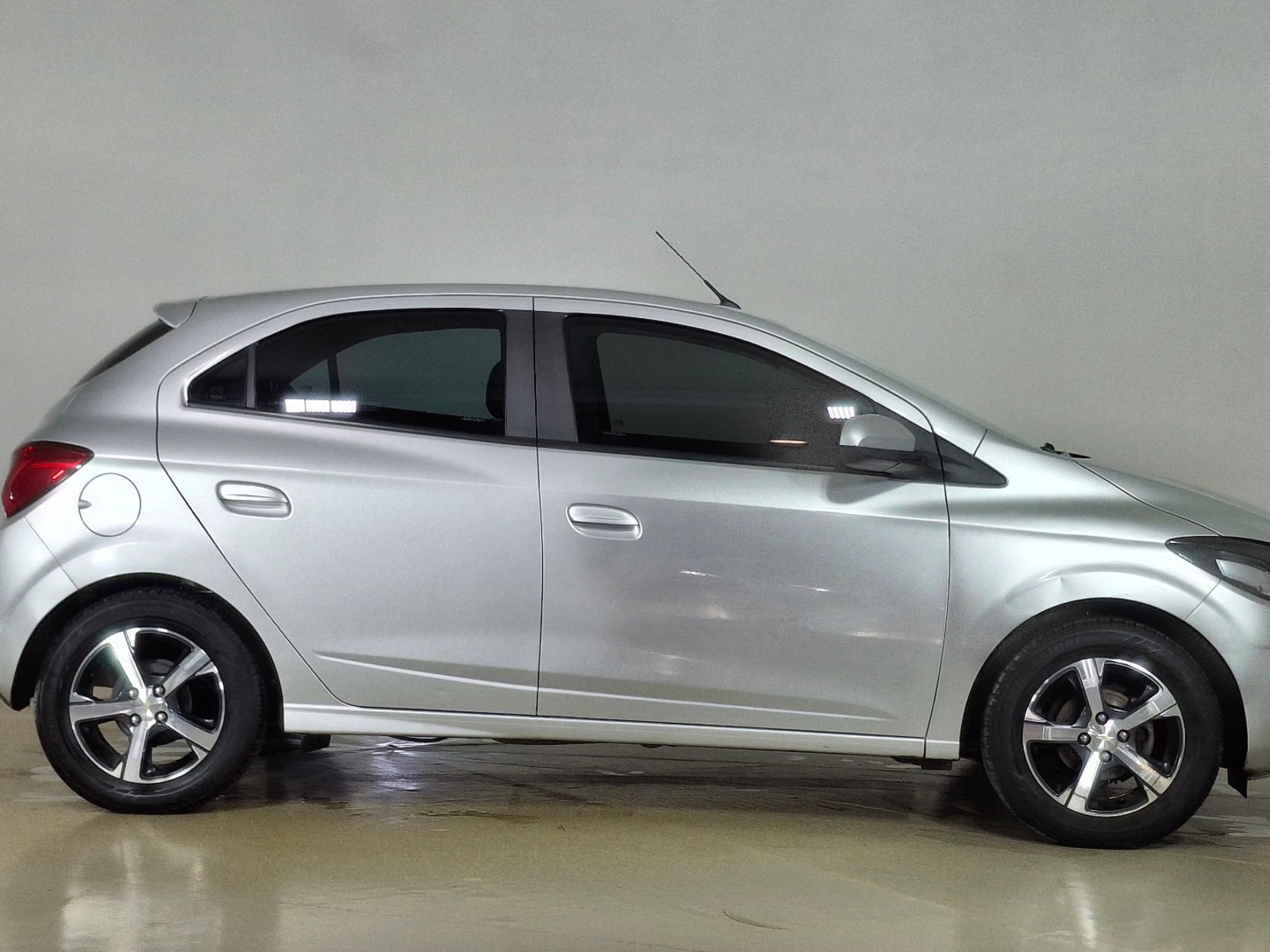 Chevrolet Onix 2019 - Foto 4 de 16