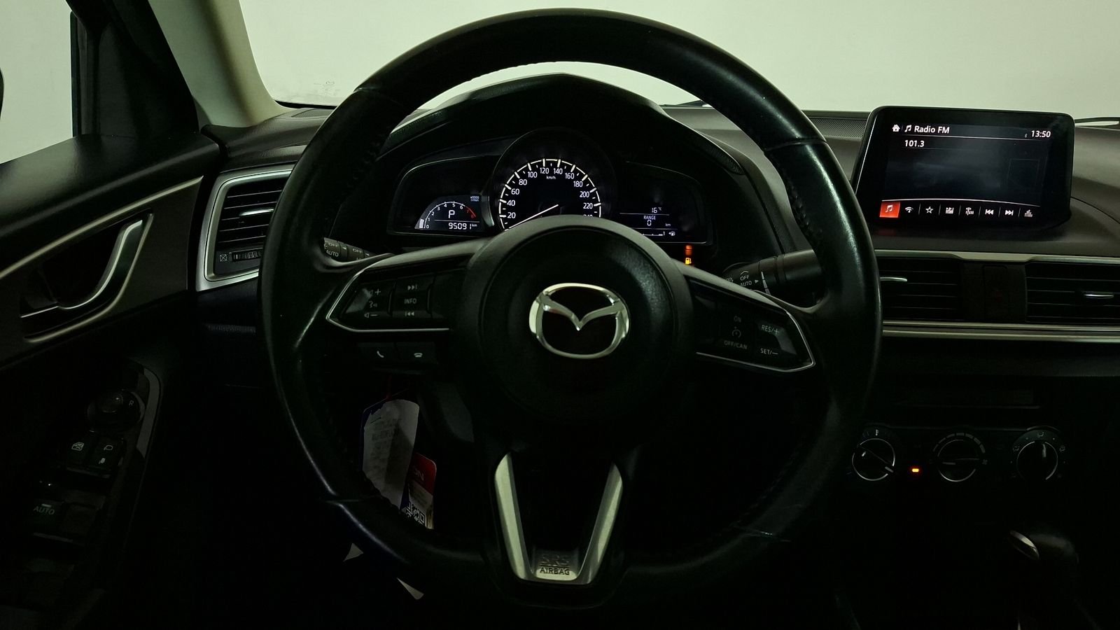 Mazda Mazda 3 2019 - Imagen 9 de 18