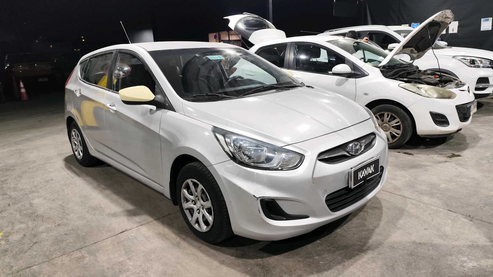 Hyundai Accent 2012 - Foto 3 de 4