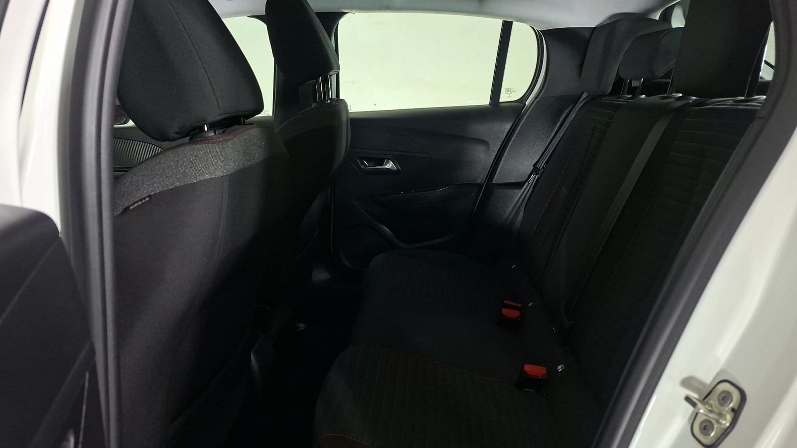 Peugeot 208 2021 - Imagen 15 de 17