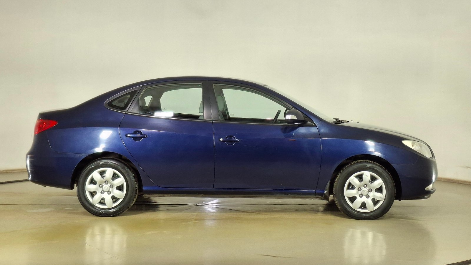 Hyundai Elantra 2011 - Foto 4 de 15