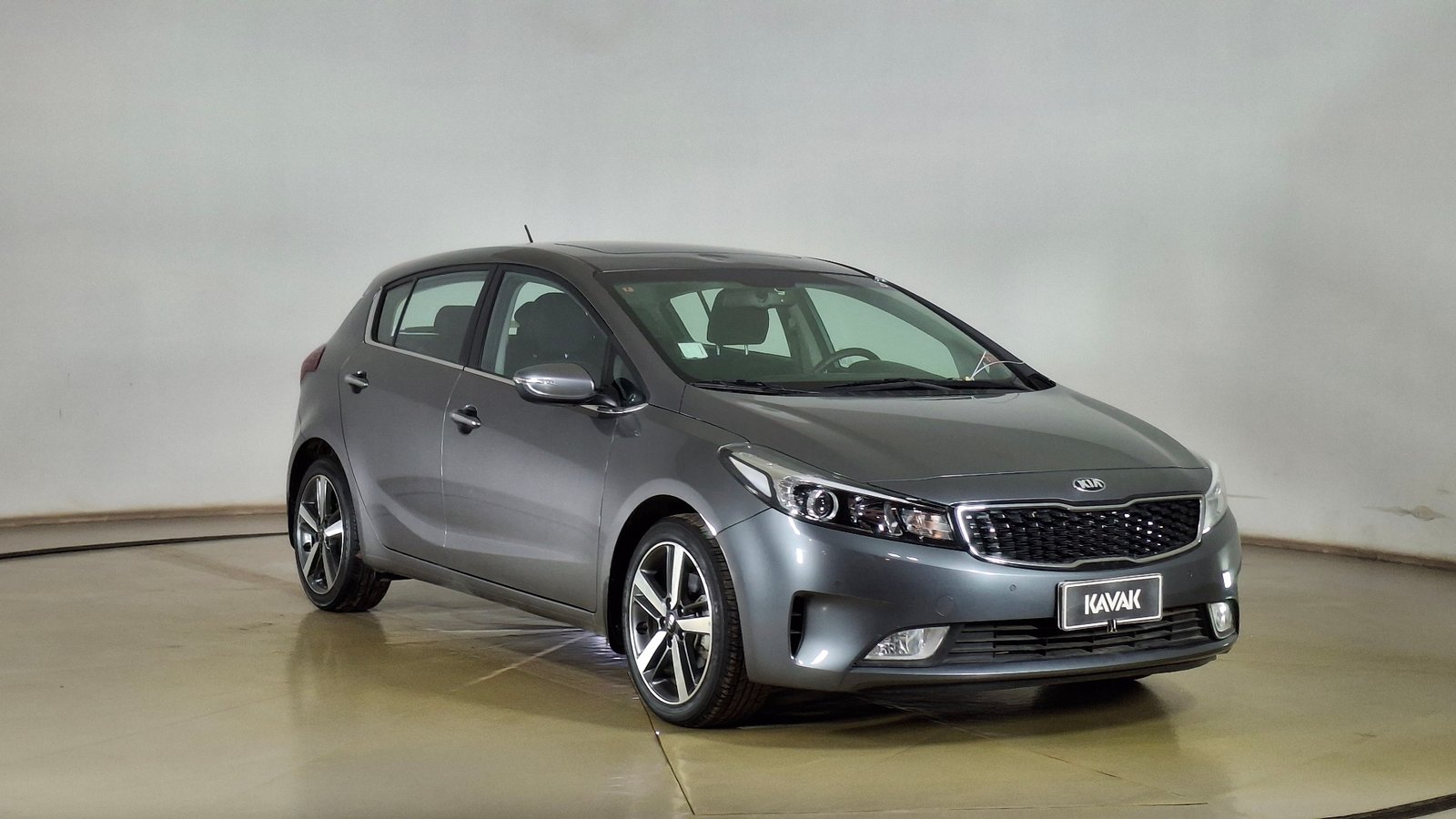 Kia CERATO 5 2019 - Foto 3 de 17