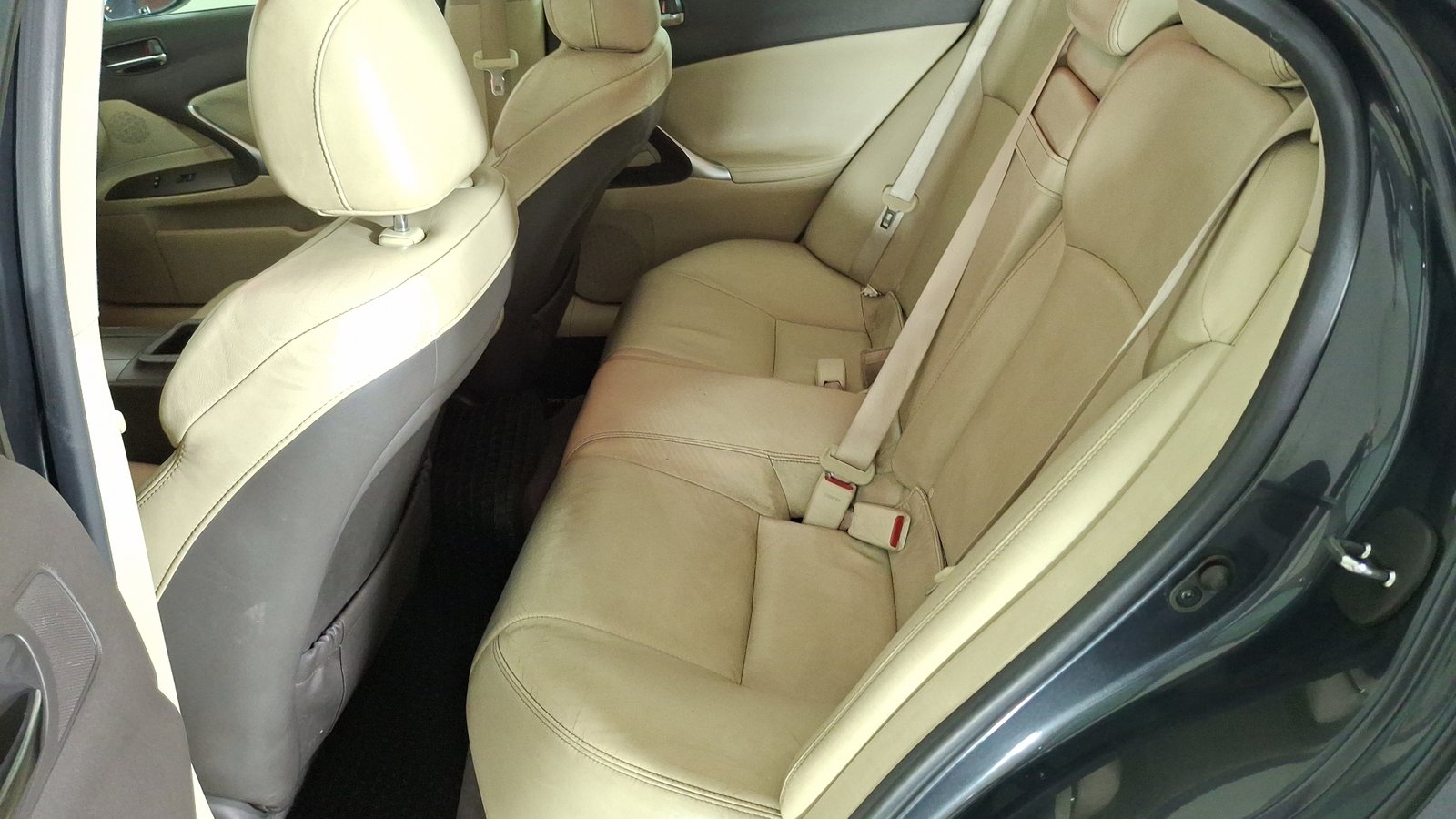 Lexus IS 2010 - Imagen 13 de 15