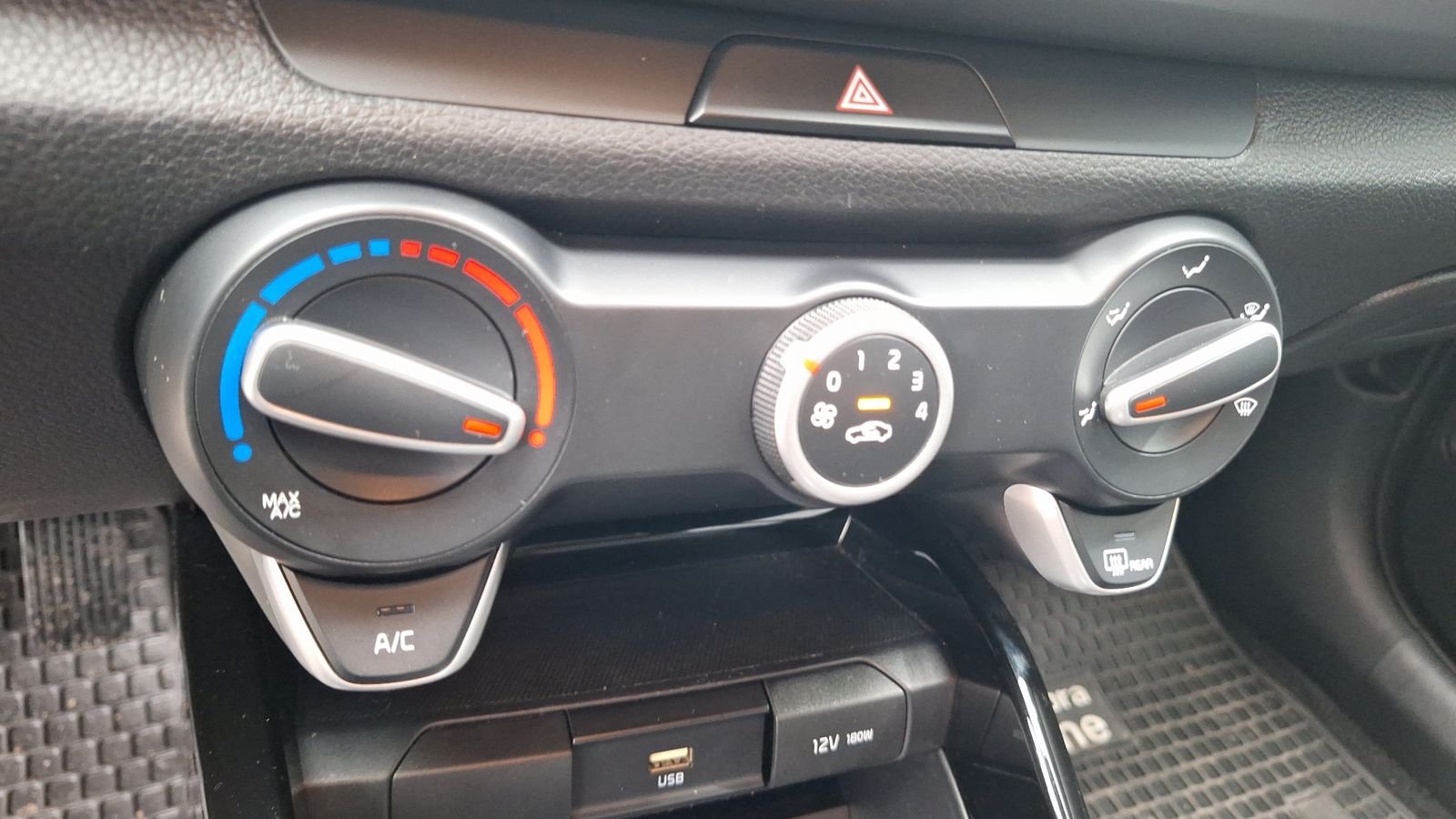 Kia RIO 4 2023 - Imagen 15 de 15