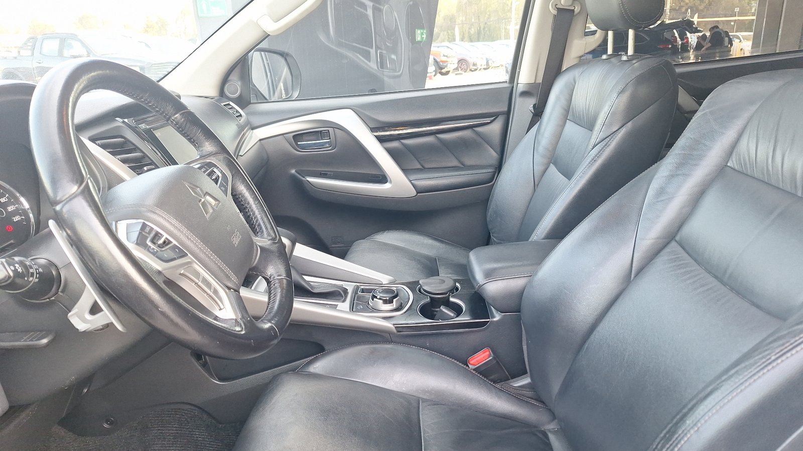 Mitsubishi Montero Sport 2017 - Imagen 16 de 17
