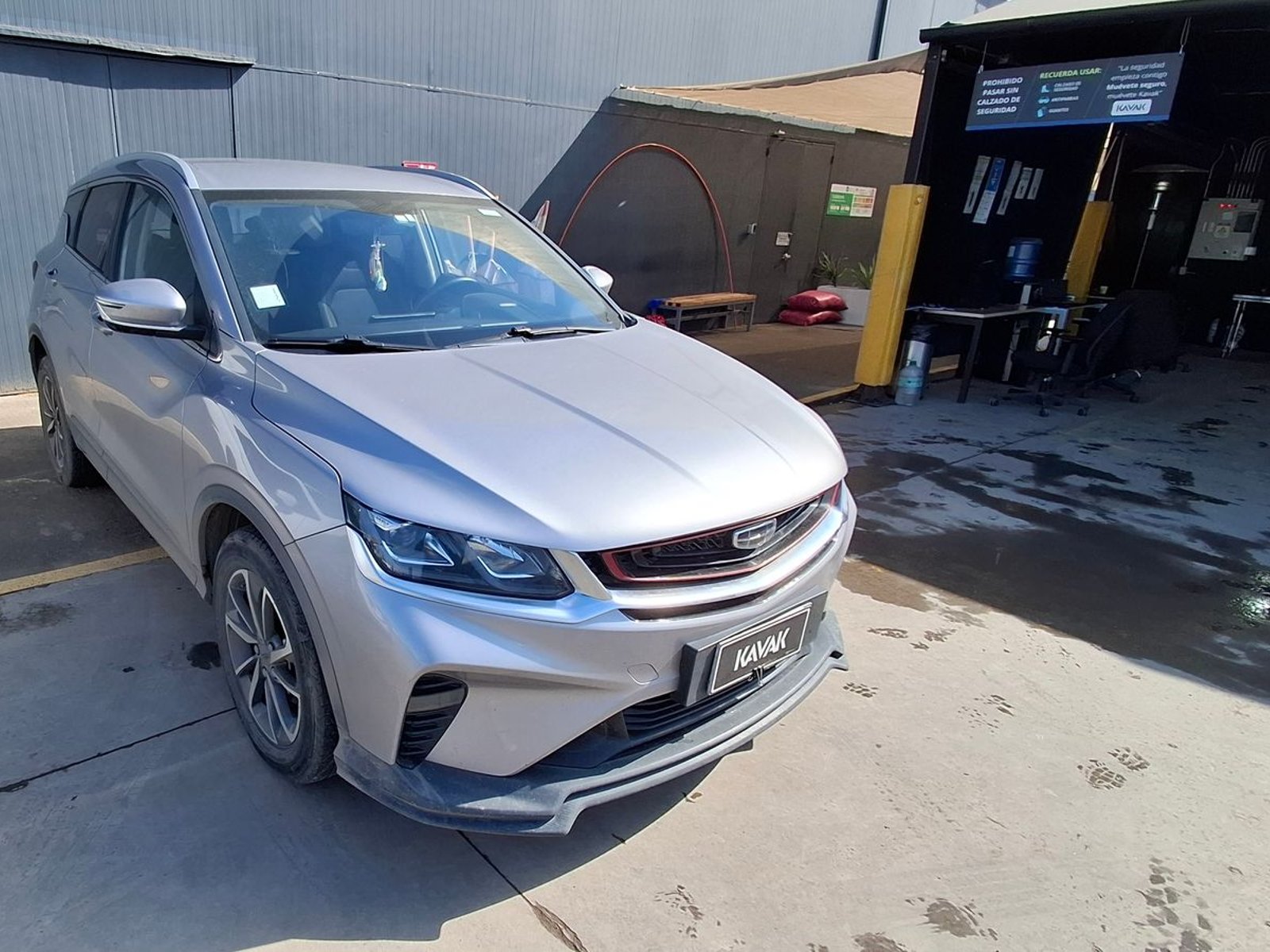 Geely Coolray 2022 - Foto 3 de 4