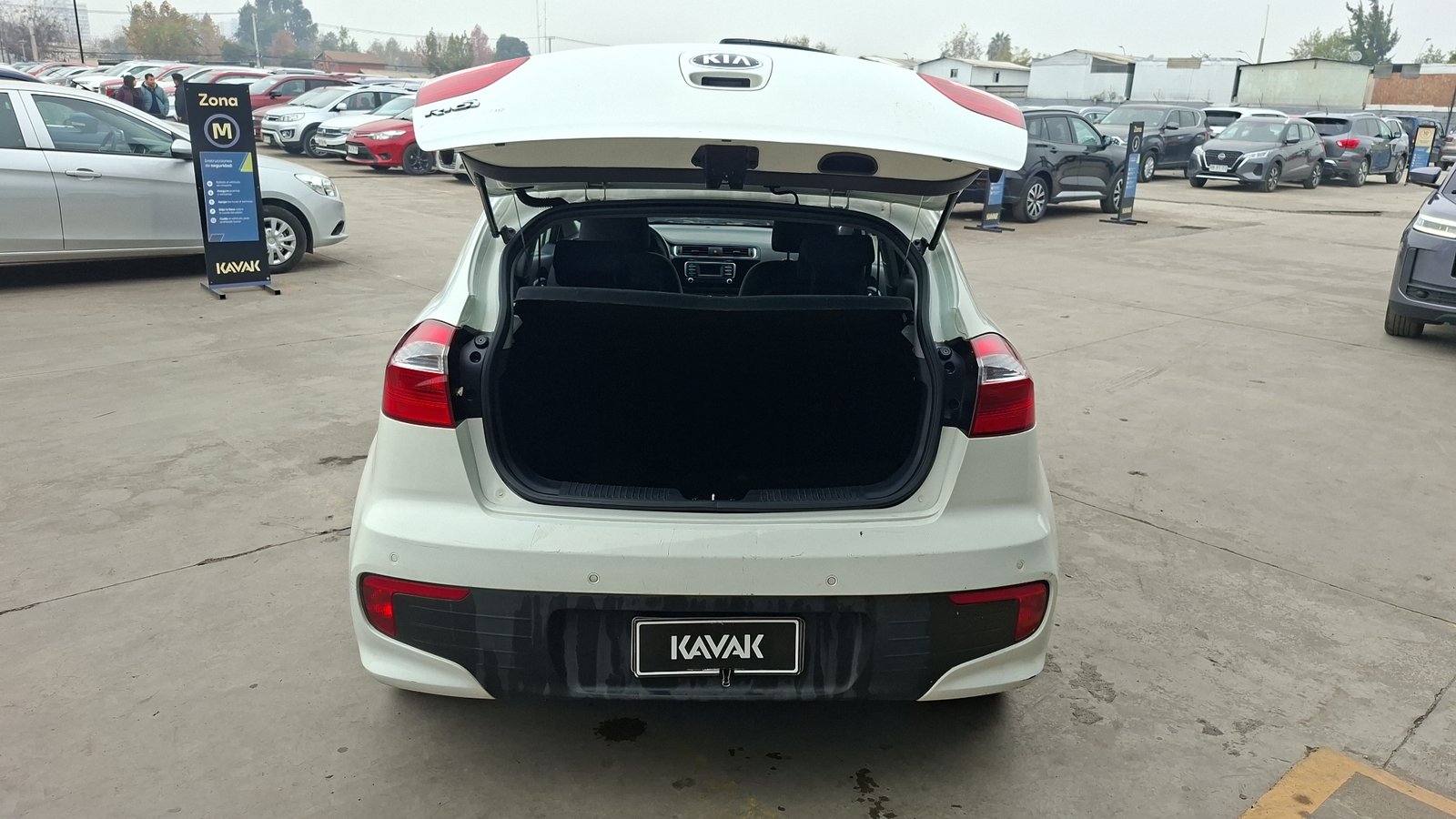 Kia RIO 5 2017 - Imagen 4 de 14