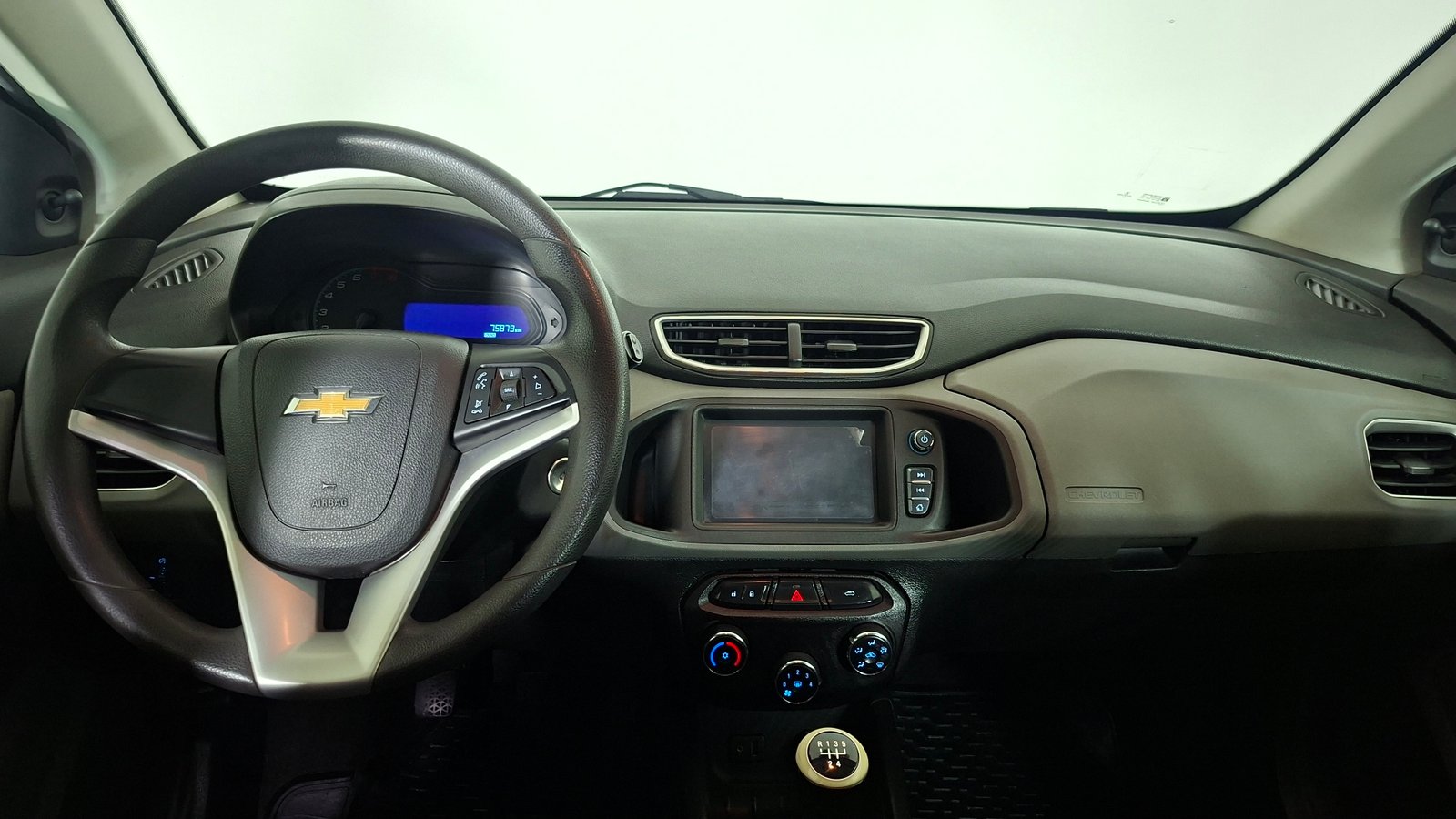 Chevrolet Onix 2017 - Imagen 8 de 16
