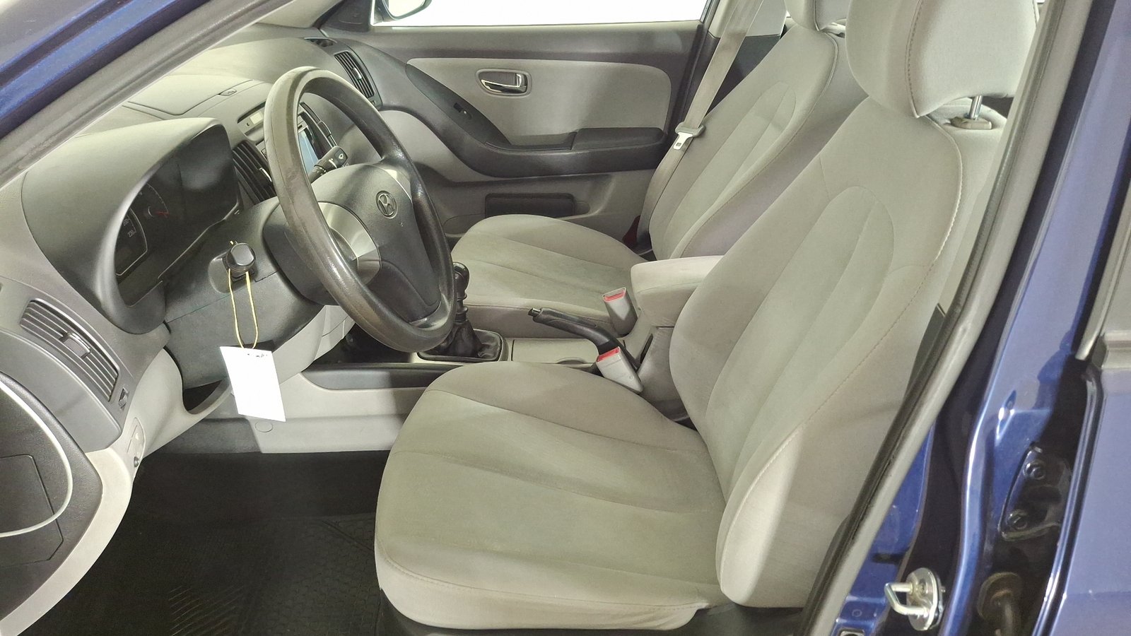 Hyundai Elantra 2011 - Imagen 12 de 15
