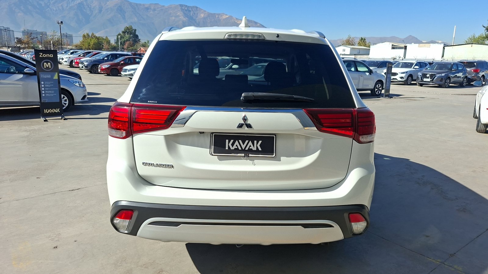 Mitsubishi Outlander 2022 - Imagen 3 de 15