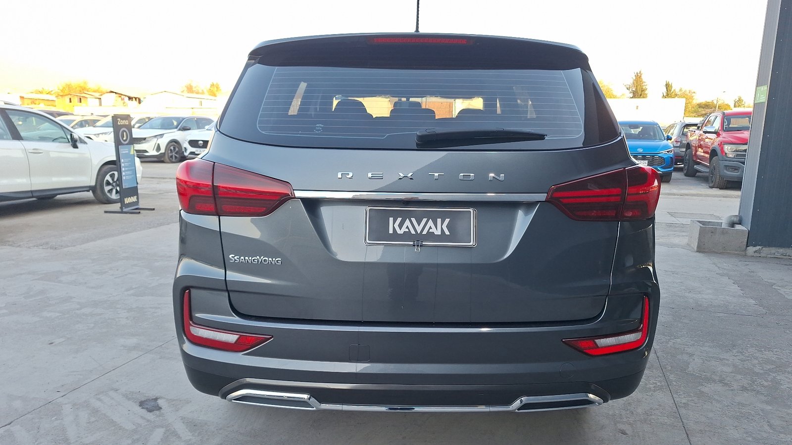 Ssangyong Rexton 2023 - Foto 3 de 16