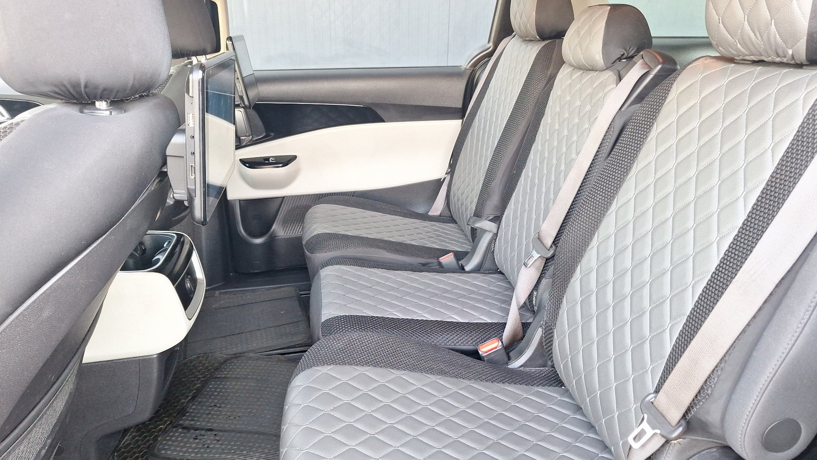 Kia Carnival 2023 - Imagen 14 de 16
