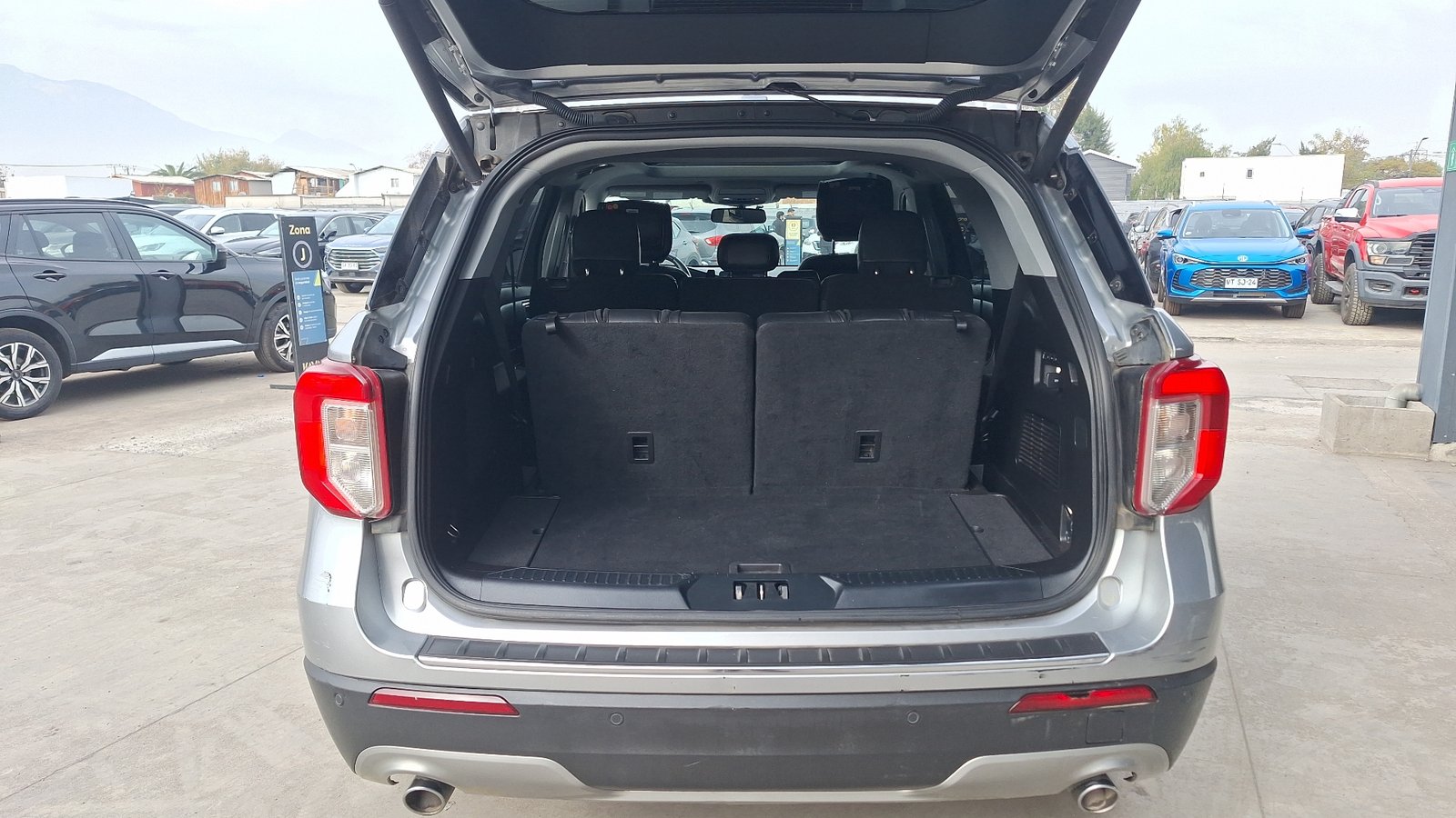 Ford Explorer 2021 - Imagen 4 de 17