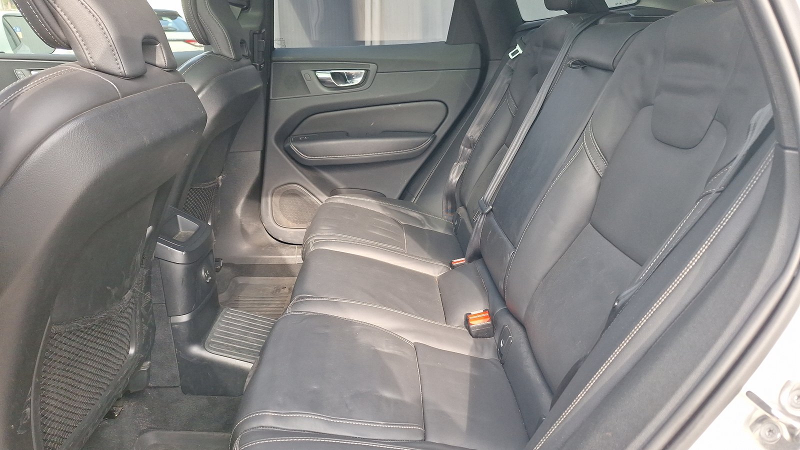 Volvo XC60 2022 - Imagen 14 de 16