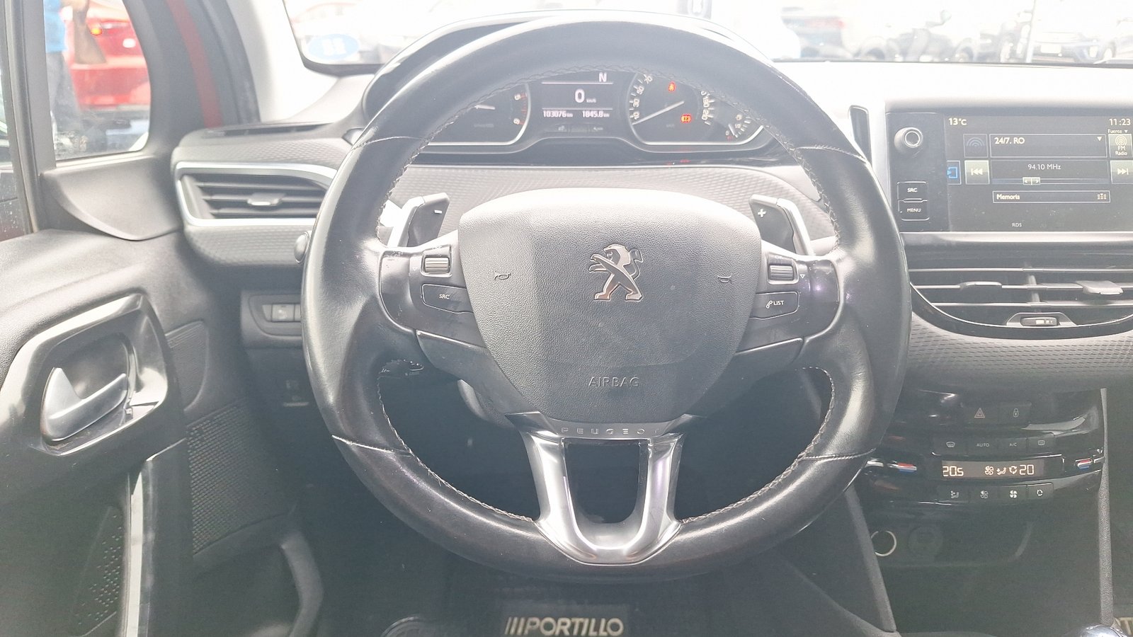 Peugeot 208 2016 - Imagen 8 de 16