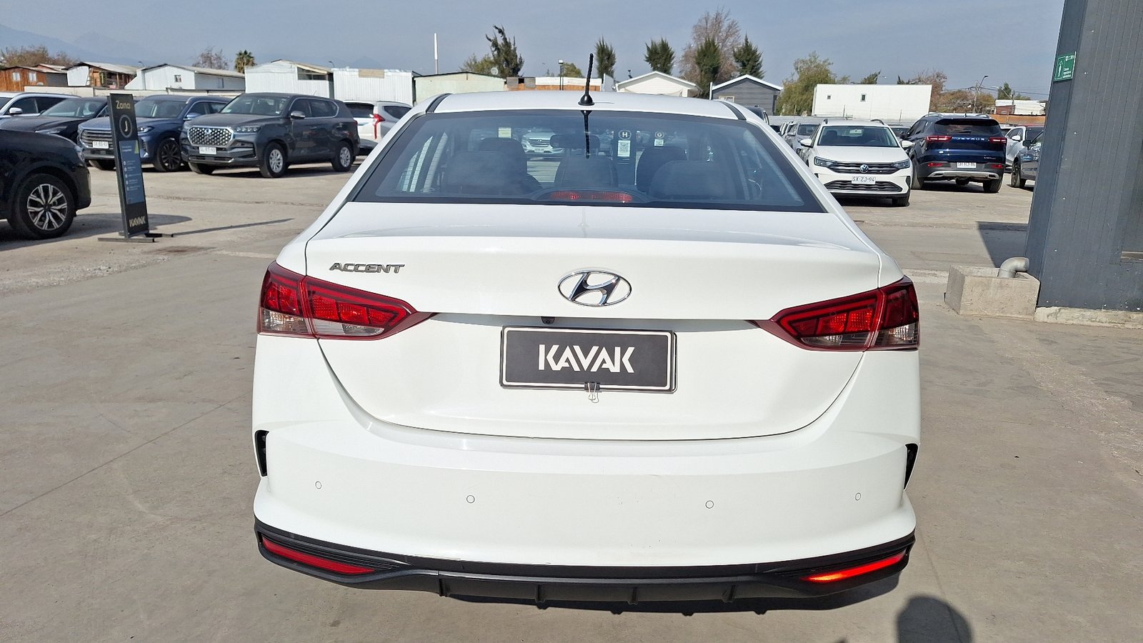 Hyundai Accent 2023 - Foto 3 de 15
