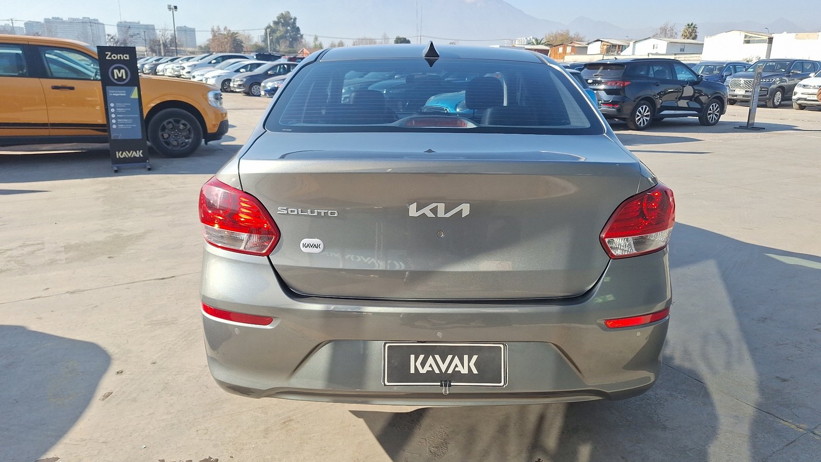 Kia Soluto 2024 - Foto 3 de 16