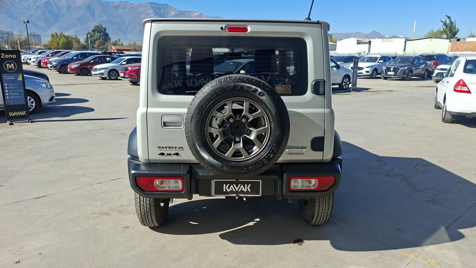 Suzuki Jimny 2022 - Imagen 3 de 15