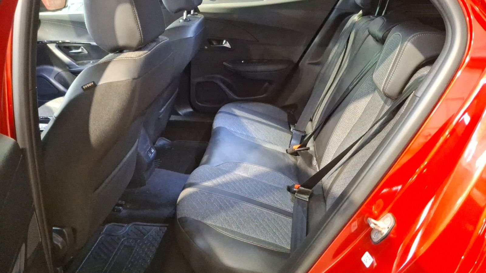 Peugeot 2008 2025 - Imagen 14 de 16