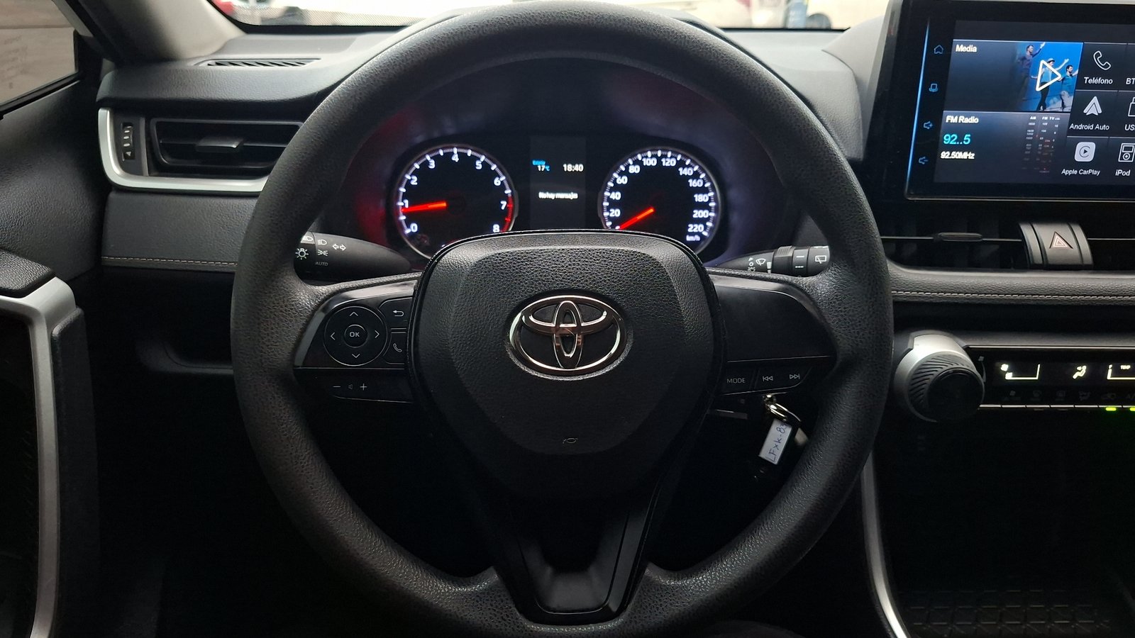Toyota RAV4 2019 - Imagen 8 de 15