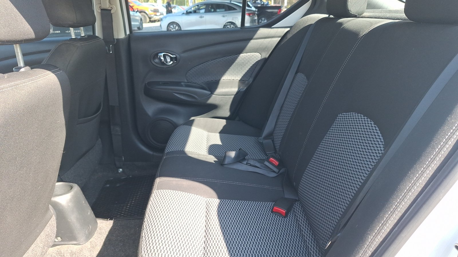 Nissan Versa 2018 - Imagen 12 de 14