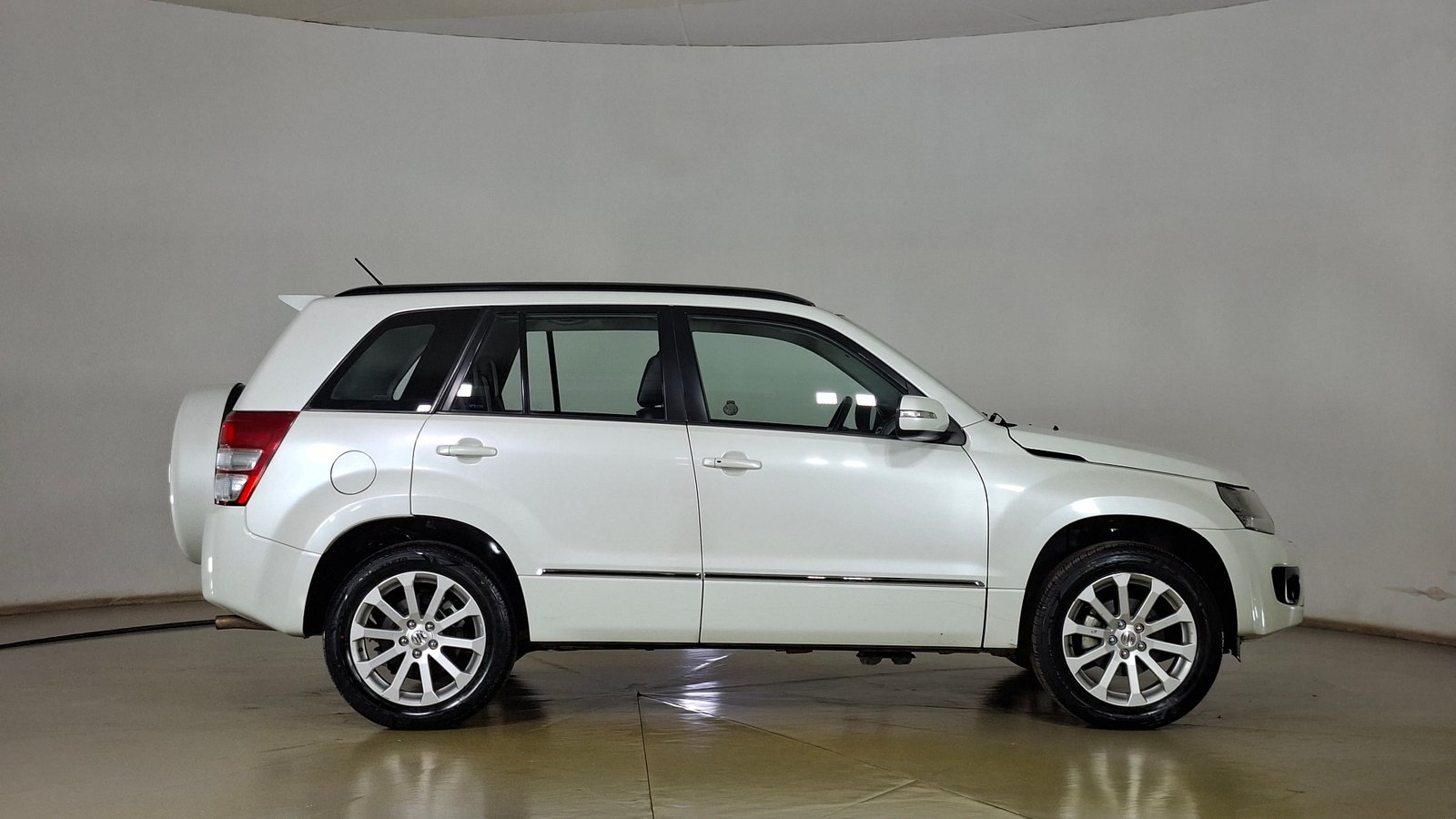 Suzuki GrandNomade 2014 - Imagen 4 de 17