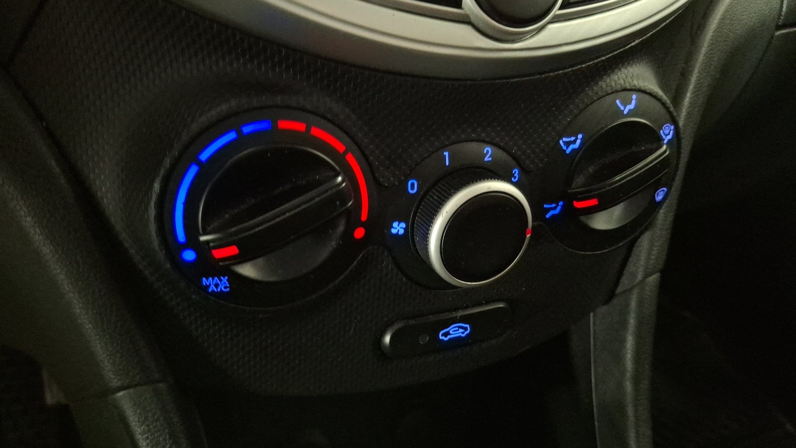 Hyundai Accent 2015 - Imagen 14 de 15