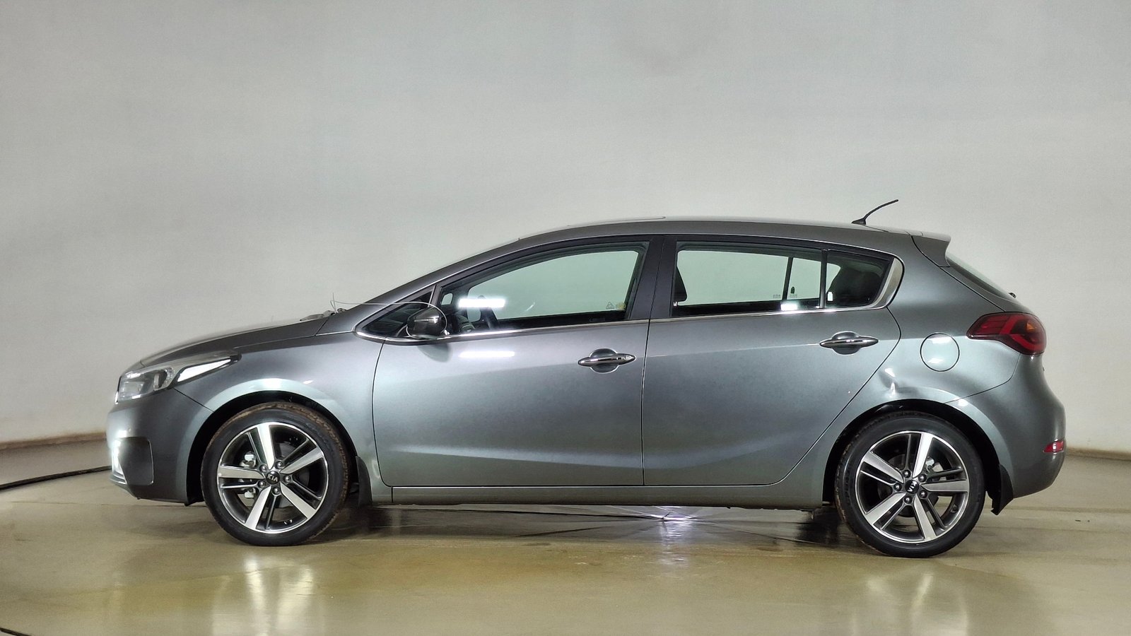 Kia CERATO 5 2019 - Imagen 7 de 17