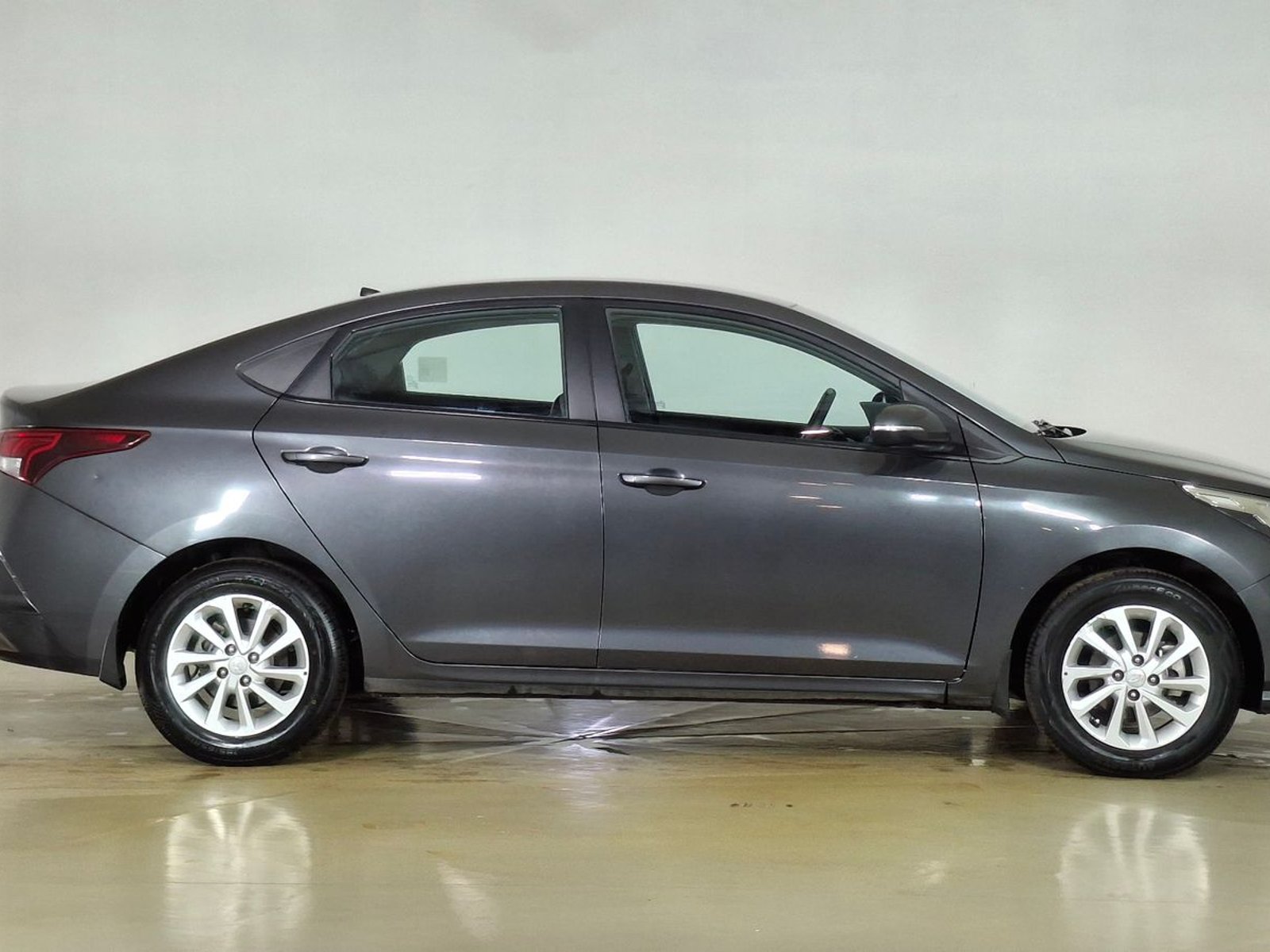 Hyundai Accent 2023 - Foto 4 de 16