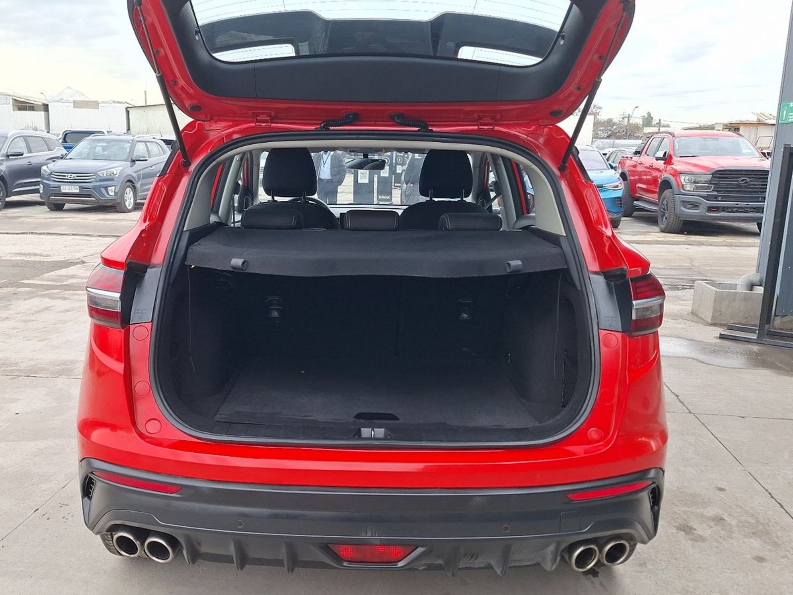Geely Coolray 2023 - Foto 4 de 15