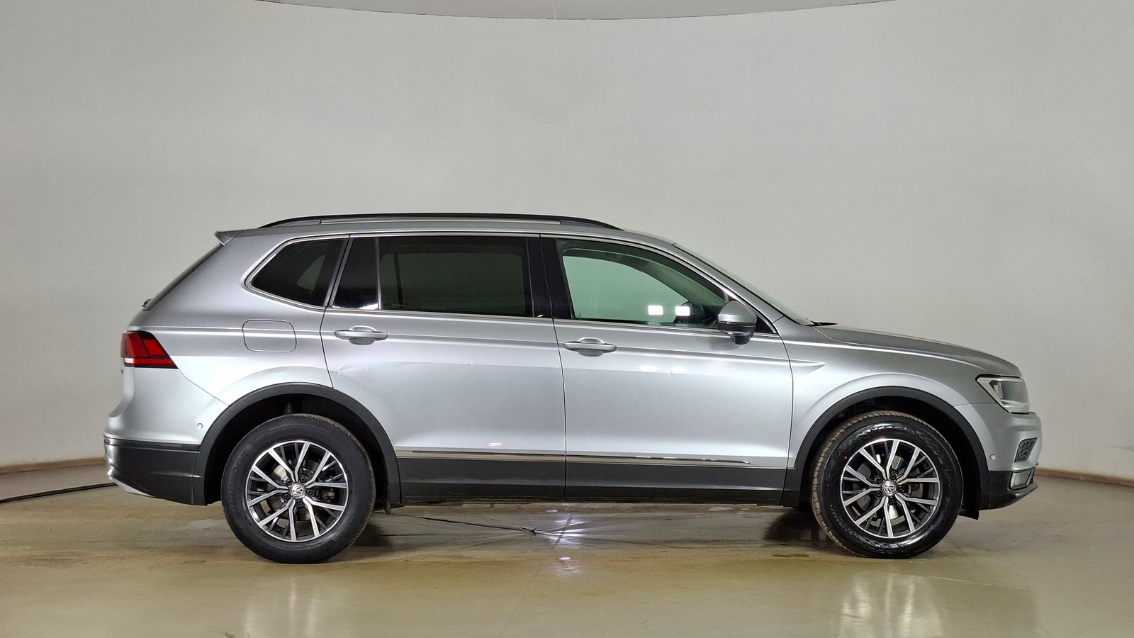 Volkswagen Tiguan 2020 - Foto 4 de 17