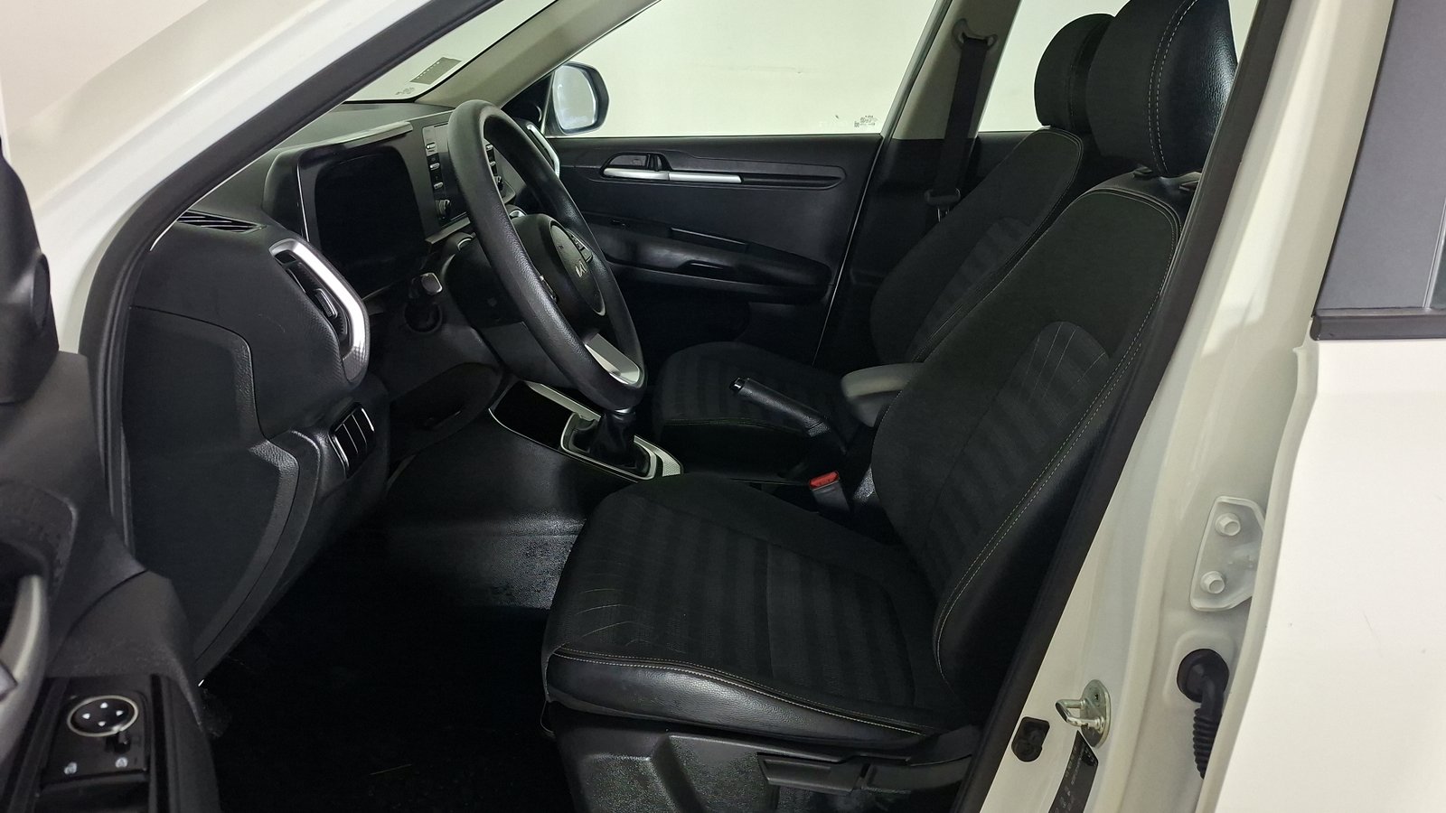 Kia Sonet 2023 - Foto 5 de 8