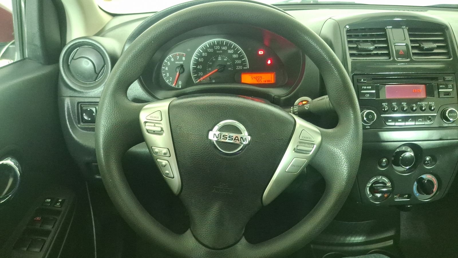 Nissan Versa 2016 - Imagen 8 de 15