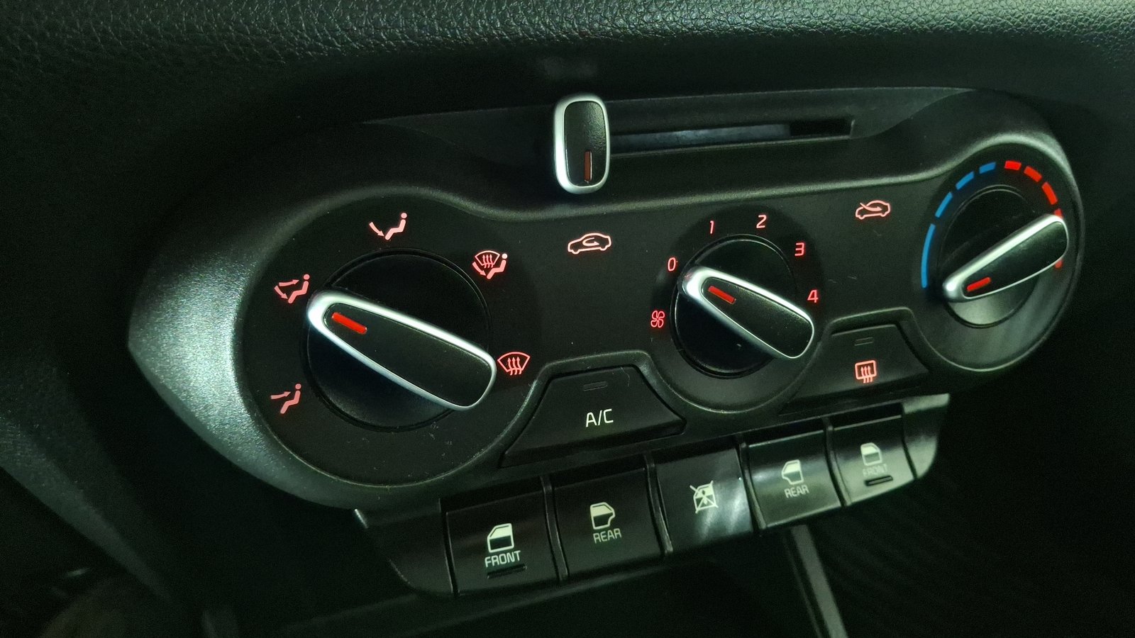 Kia Soluto 2020 - Imagen 15 de 16