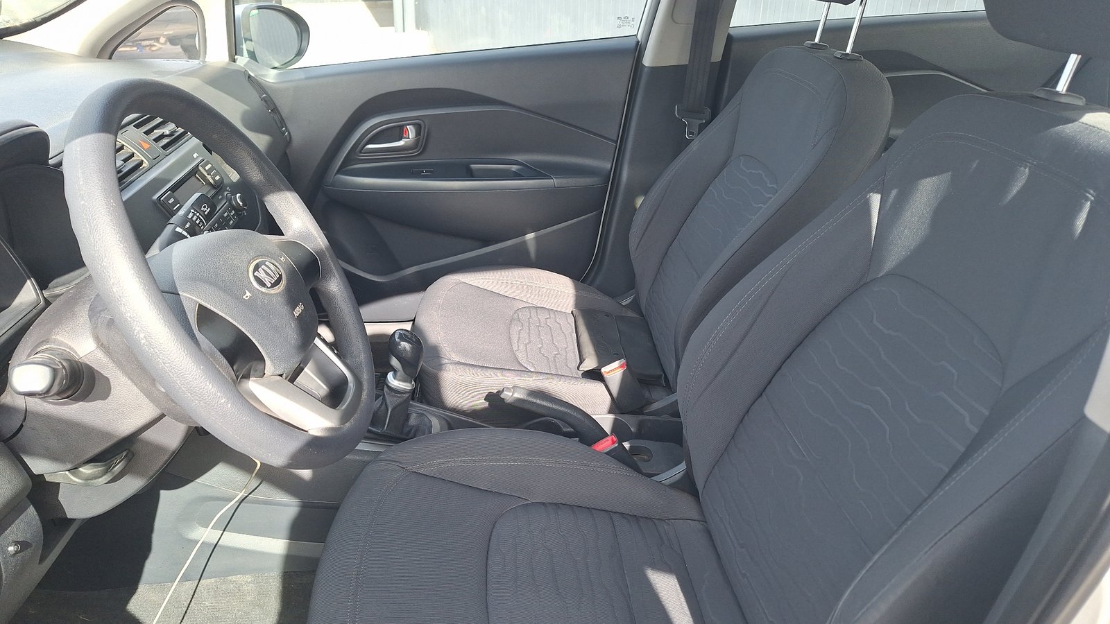 Kia RIO 4 2015 - Imagen 13 de 14