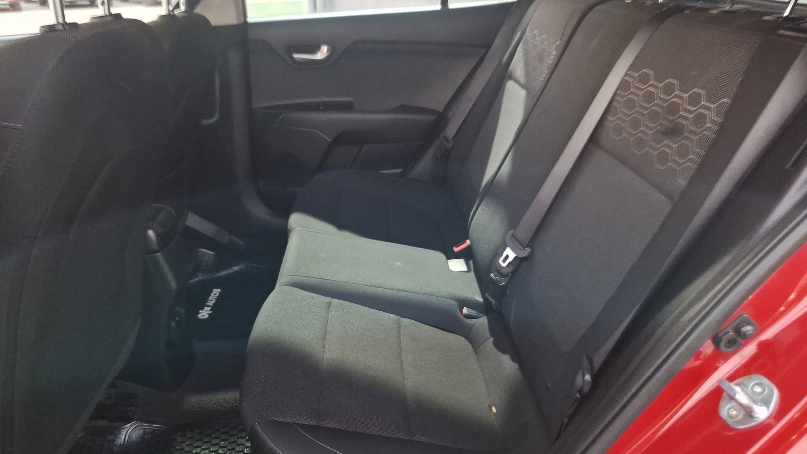 Kia RIO 5 2019 - Imagen 13 de 15