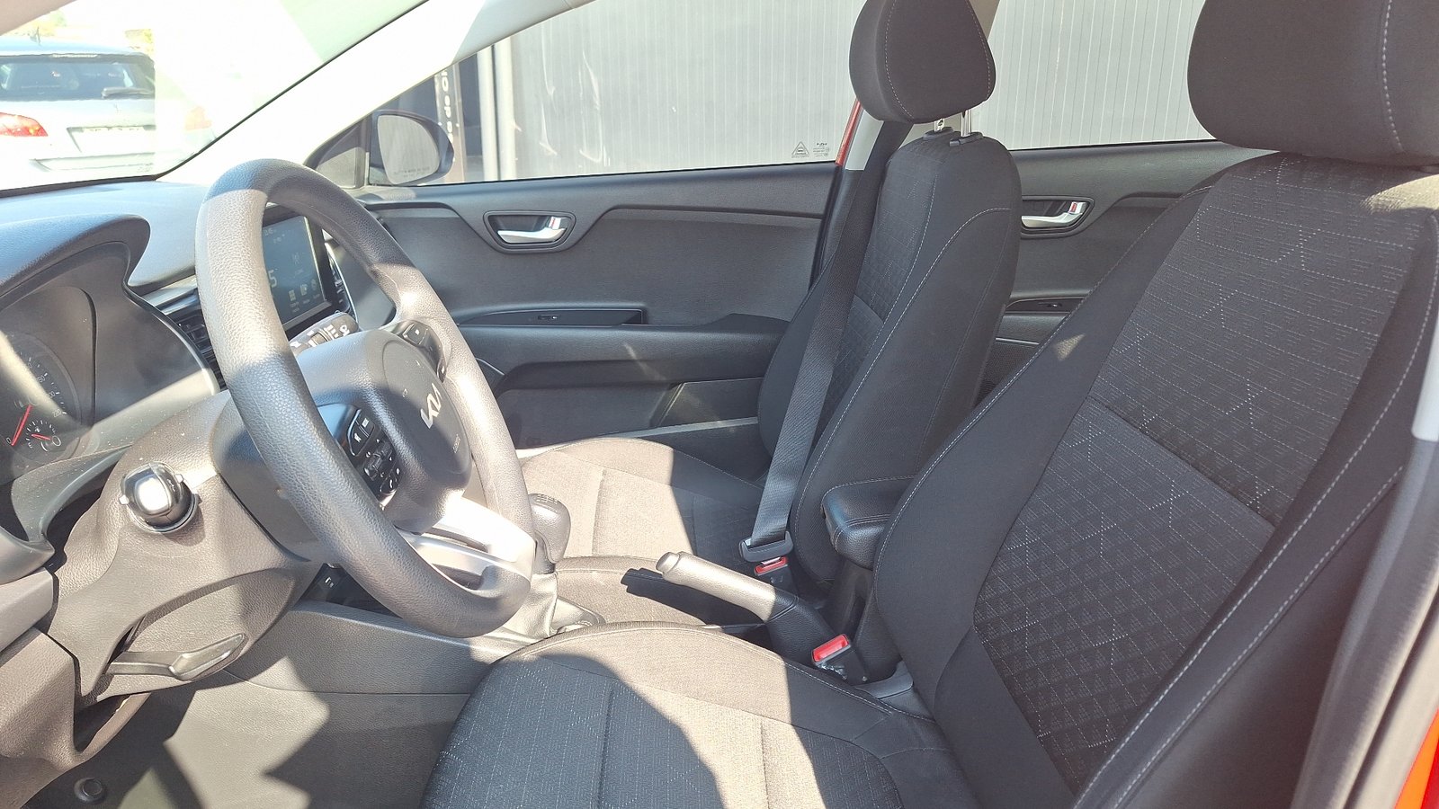 Kia RIO 4 2022 - Imagen 14 de 15