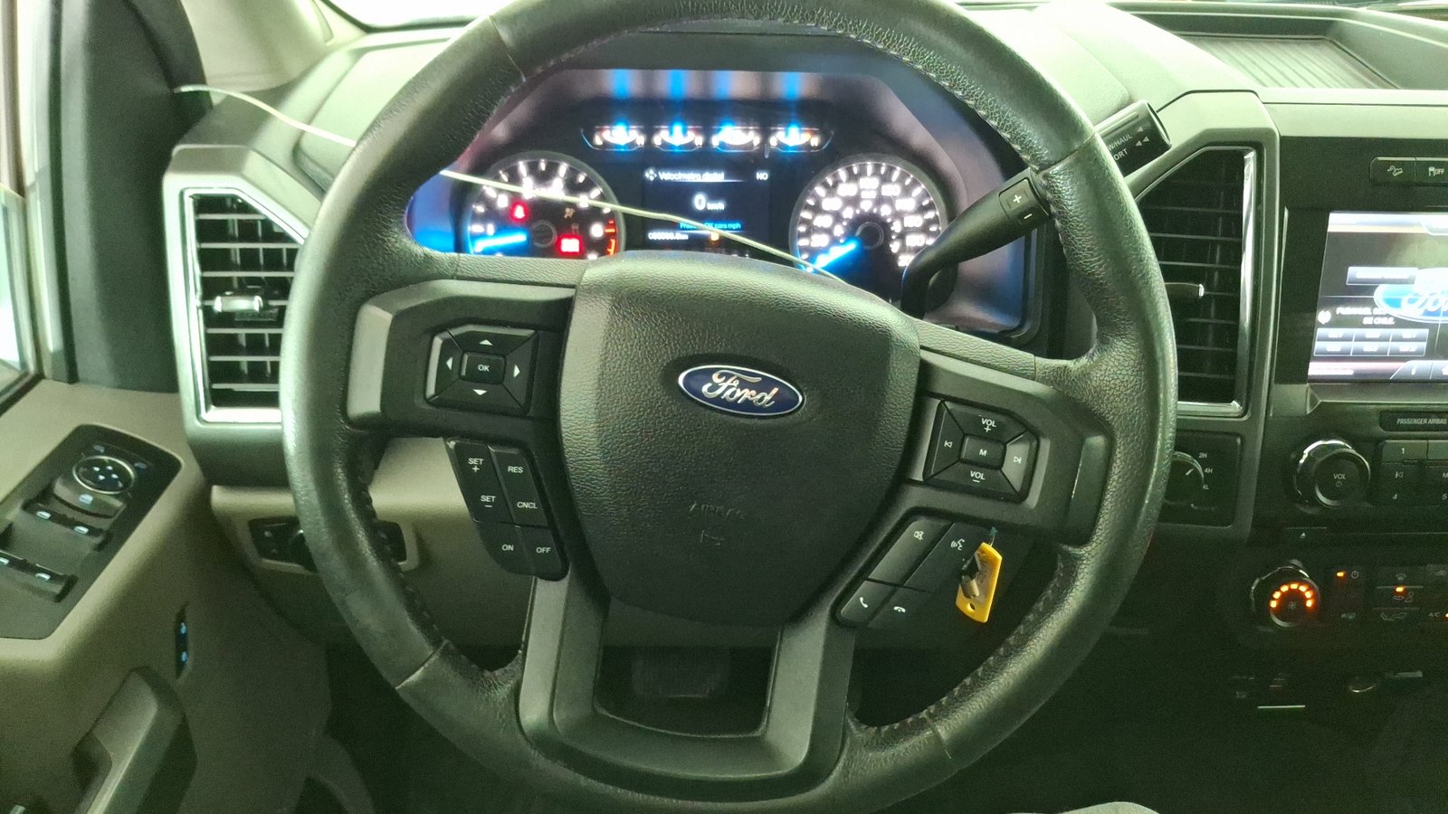 Ford F-150 2016 - Imagen 8 de 16