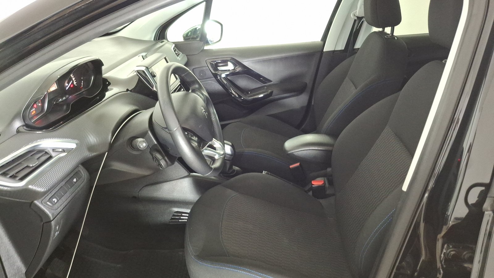 Peugeot 208 2020 - Imagen 13 de 15