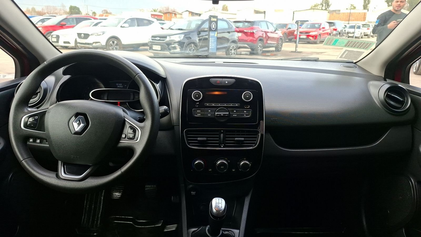 Renault Clio 2019 - Imagen 6 de 14