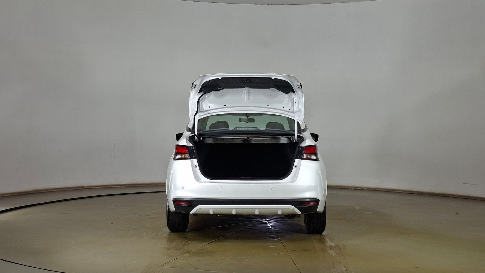 Nissan Versa 2022 - Imagen 6 de 16
