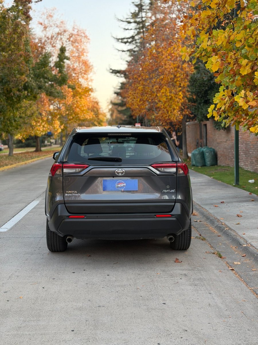 TOYOTA RAV 4 LE 2022 - Imagen 7 de 10