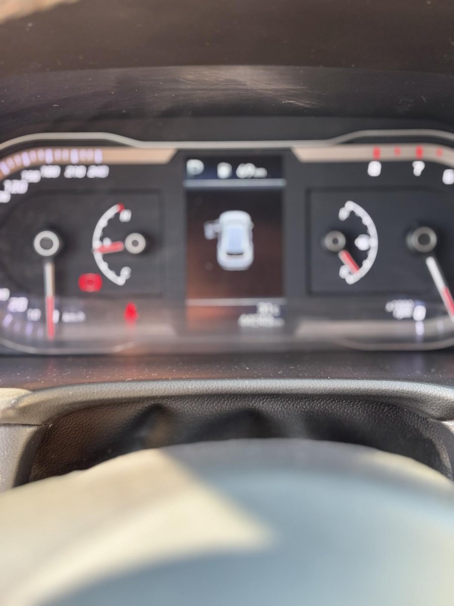 HYUNDAI TUCSON NX4 2.0 AT PLUS 2023 - Imagen 9 de 10