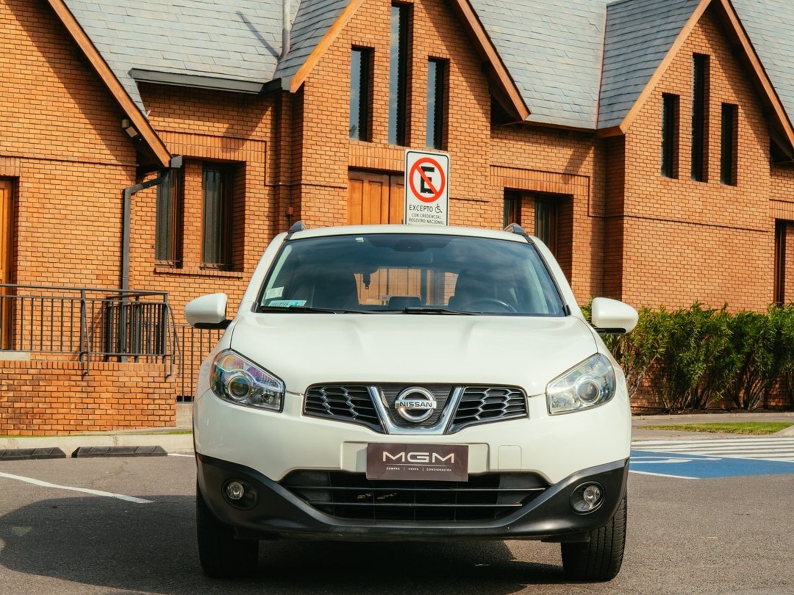 Nissan QASHQAI 1.6 4X2 MT ¡Recién Llegado! ; ;• ; ;Patente 0 ; ;• ; ;BLANCO 2015 - Foto 3 de 10
