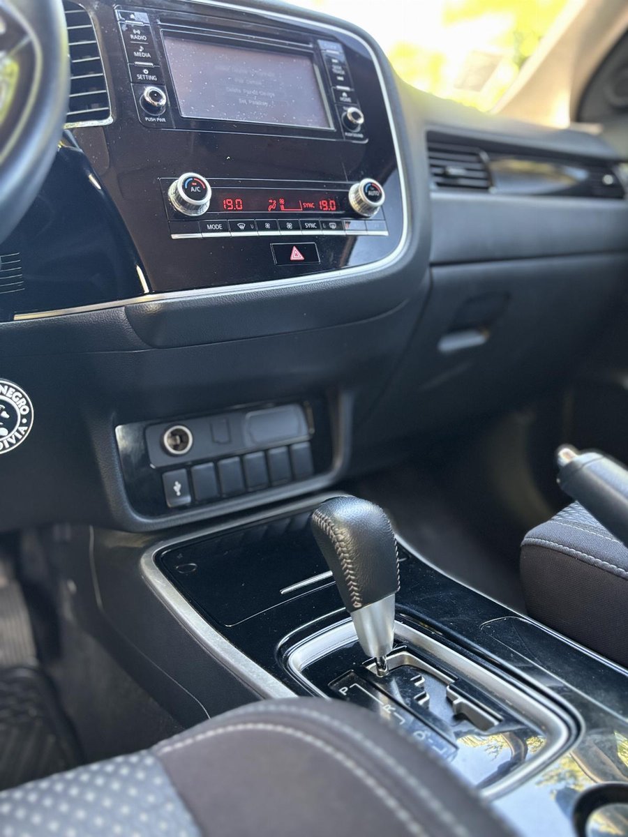 MITSUBISHI OUTLANDER CVT 2.0 AUT 2021 - Imagen 7 de 9