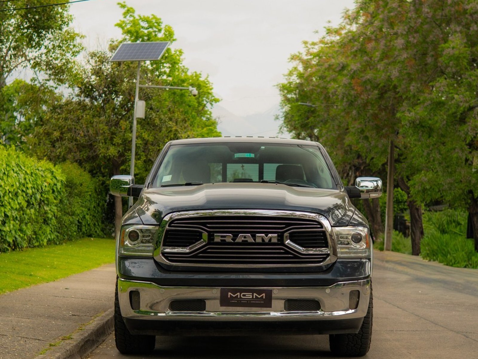 RAM 1500 LARAMIE 4X4 ¡Recién Llegado! ; ;• ; ; ; ;• ; ; ; ;• ; ;Patente 5 ; ;• ; ;NEGRO 2018 - Foto 2 de 10