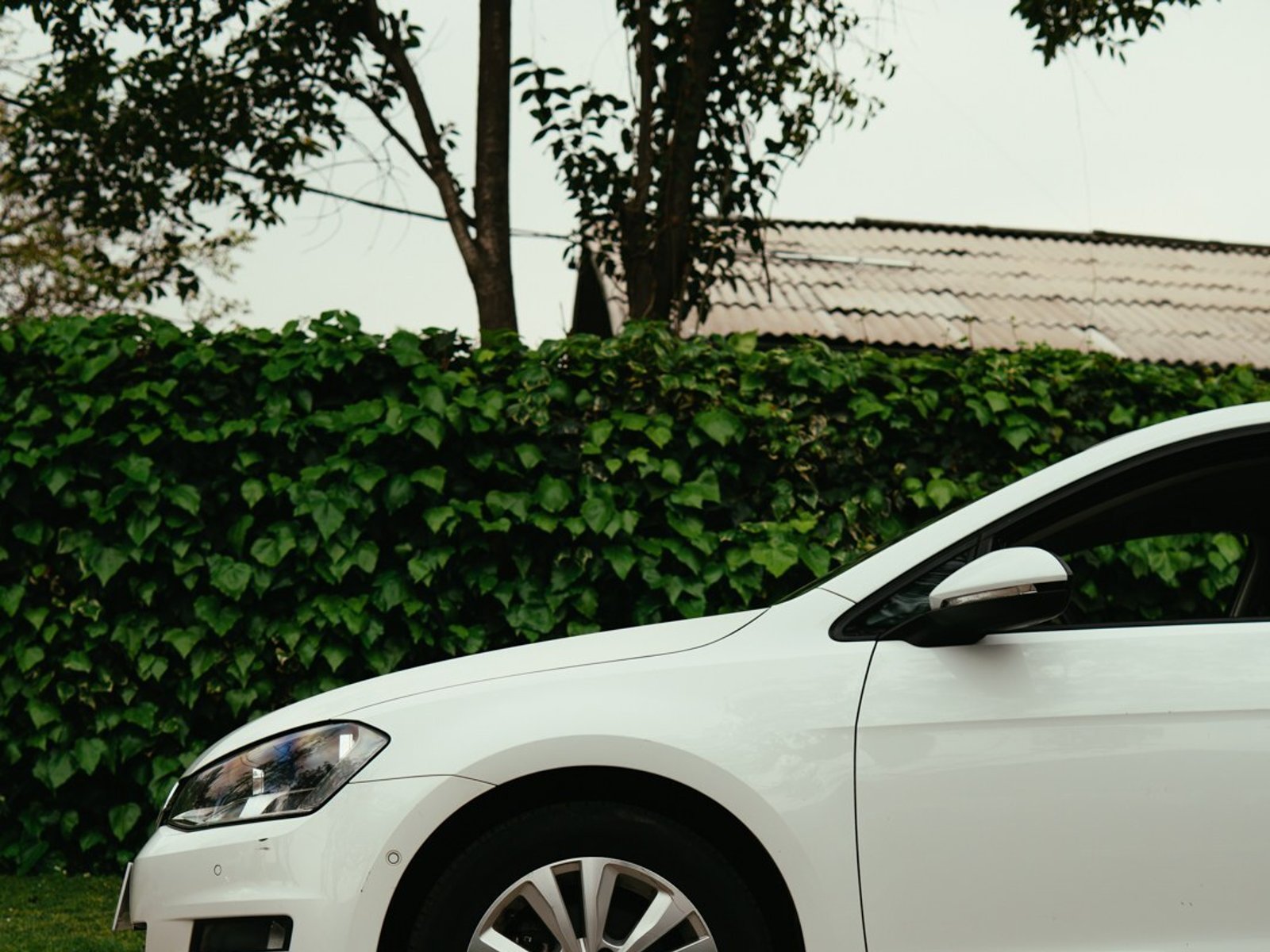 Volkswagen GOLF 1.6 HB AT ¡Recién Llegado! ; ;• ; ; ; ;• ; ;Patente 4 ; ;• ; ;BLANCO 2017 - Foto 4 de 10