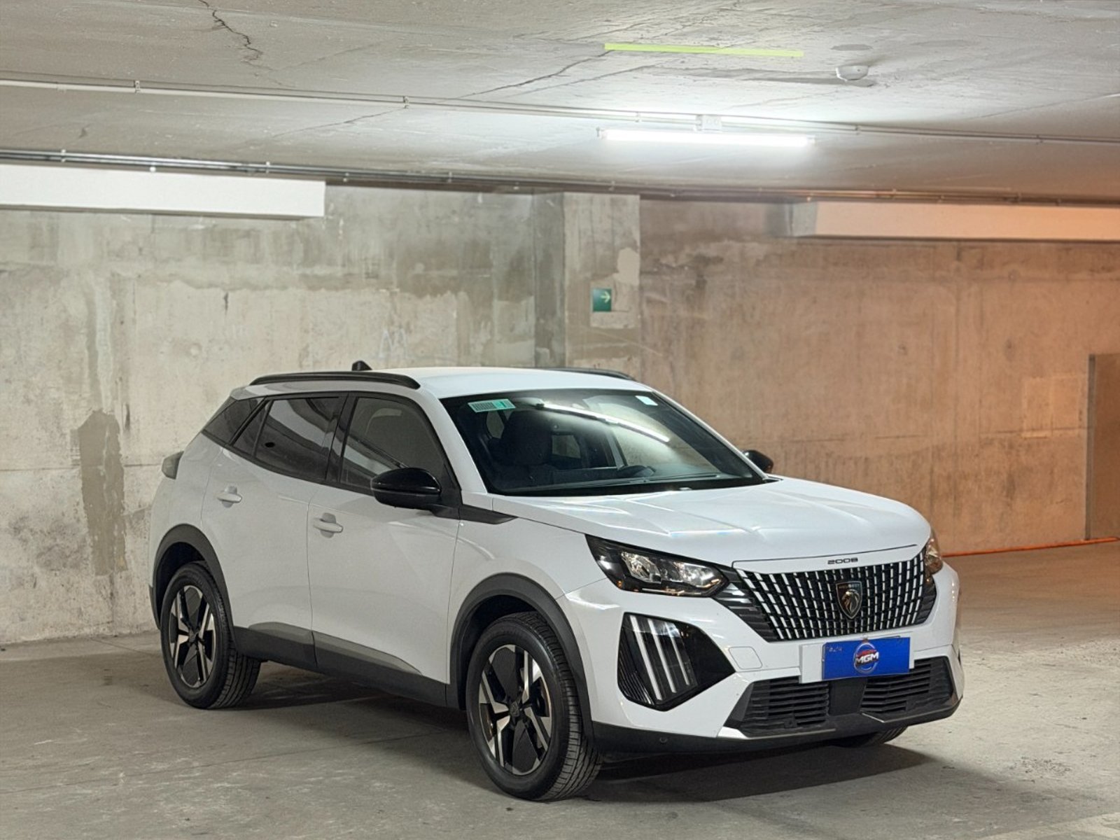 Peugeot 2008 1.5 ALLURE PACK ; ;• ; ; ; ;• ; ;Patente 7 ; ;• ; ;BLANCO 2024 - Foto 4 de 10