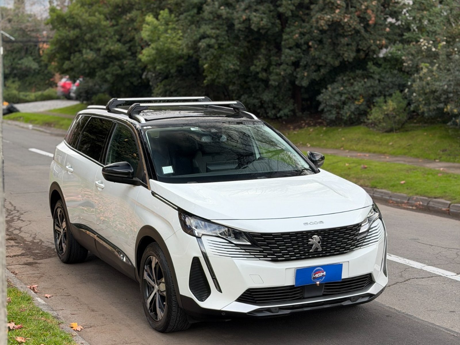 Peugeot 5008 ALLURE PACK 2022 - Foto 3 de 10